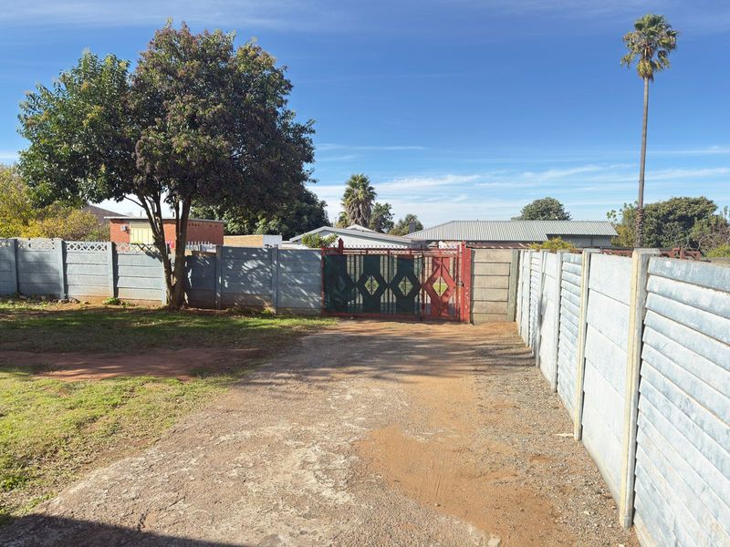 Freestanding For Sale In Kempton Park - Photo 7