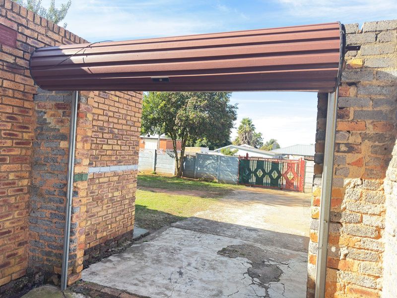 Freestanding For Sale In Kempton Park - Photo 3