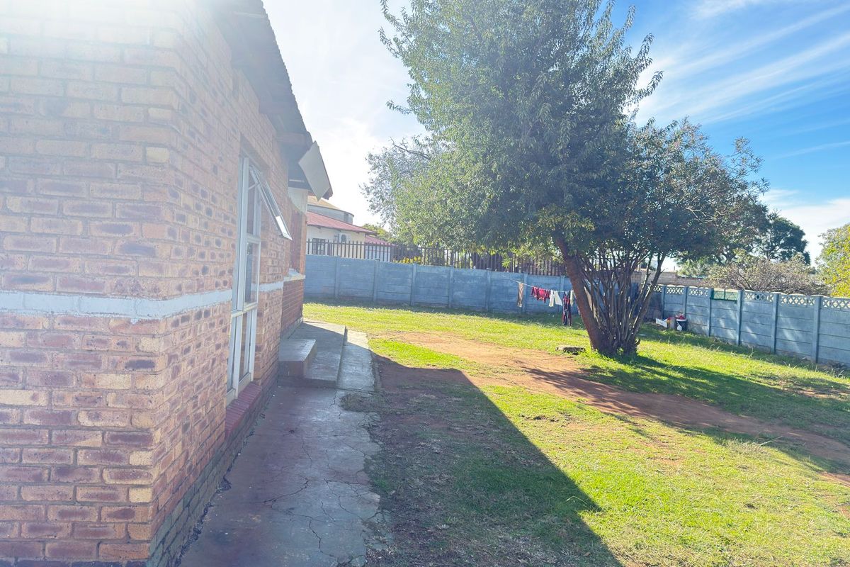 Freestanding For Sale In Kempton Park - Photo 4