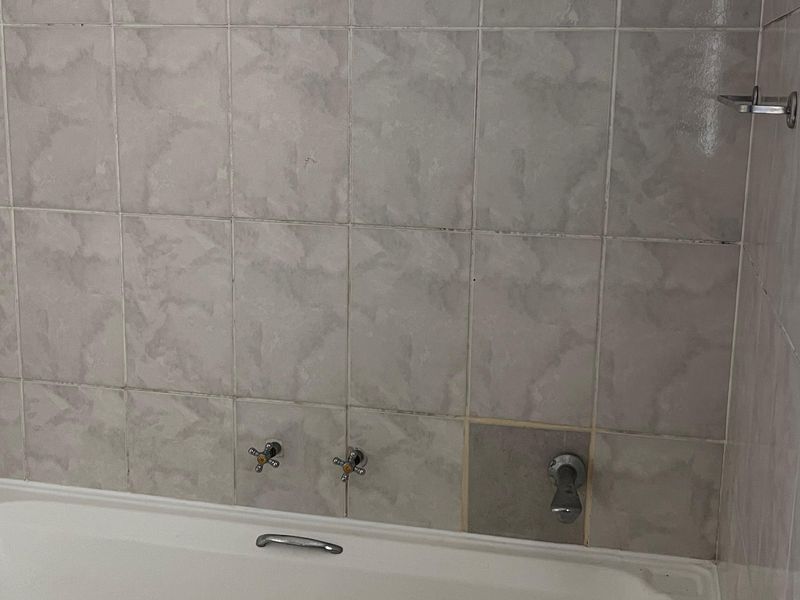 Generous  2 Bedroom Apartment  To Let in Parkland  Available 1 June 2026 - Photo 8