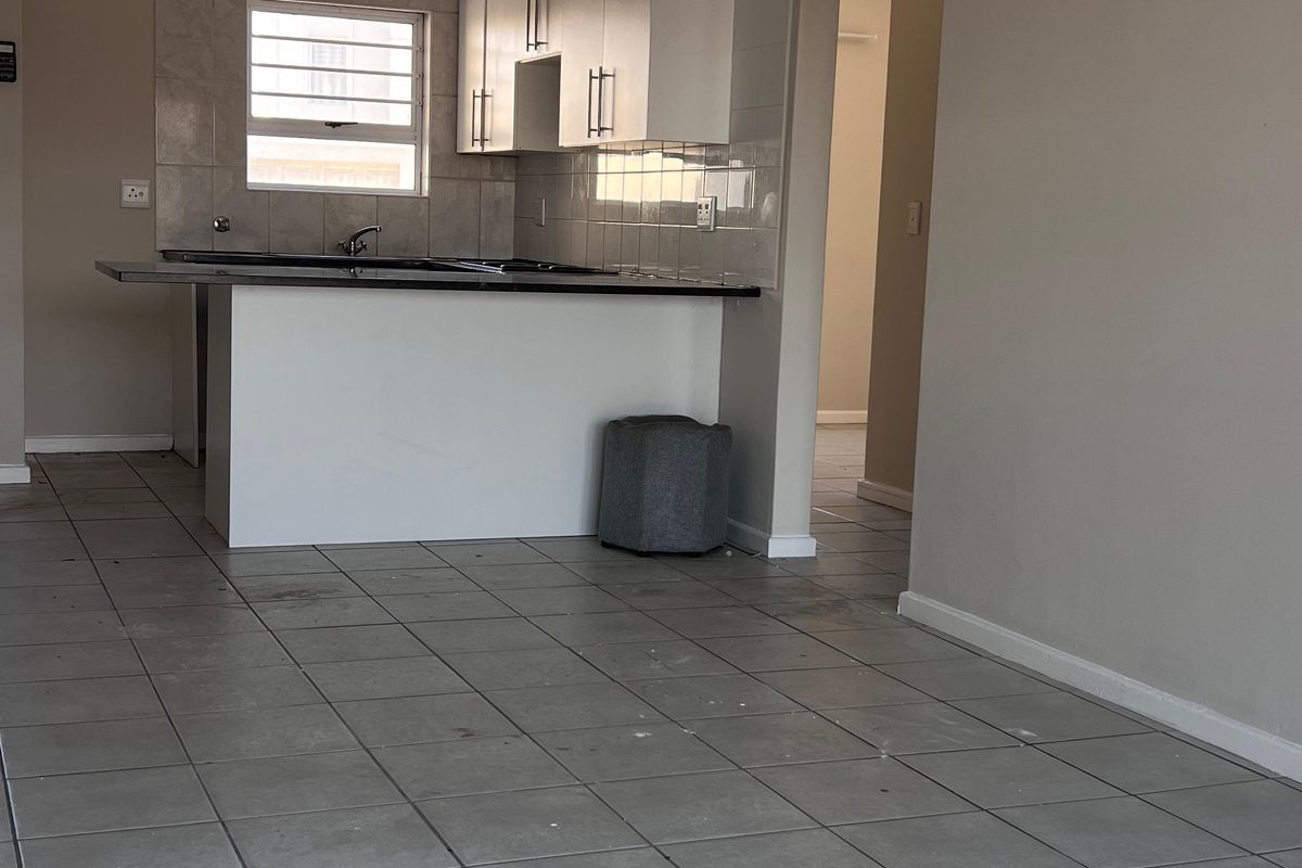Generous  2 Bedroom Apartment  To Let in Parkland  Available 1 June 2026 - Photo 2