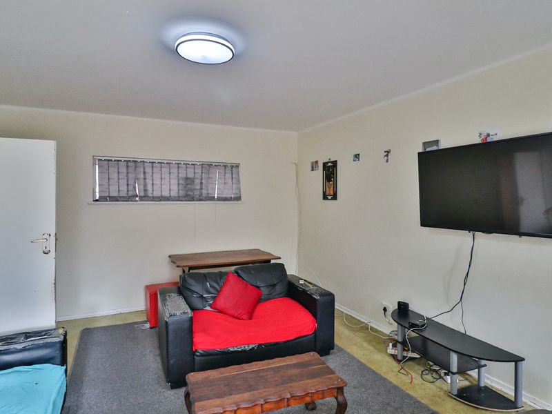 2 BED 1 BATH APARTMENT FOR SALE - Photo 3
