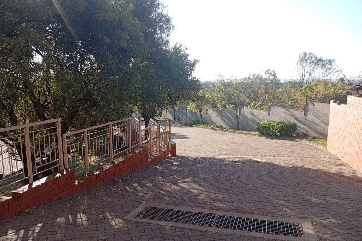 Apartment Block Rental Monthly In Pretoria - Photo 2