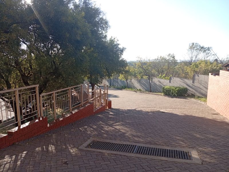 Apartment Block Rental Monthly In Pretoria - Photo 2
