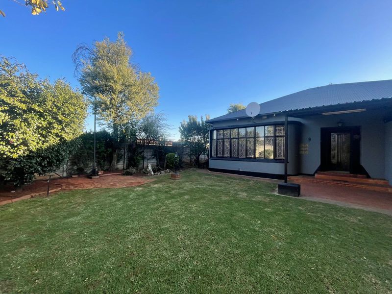 4 Bedroom house for sale - Photo 1