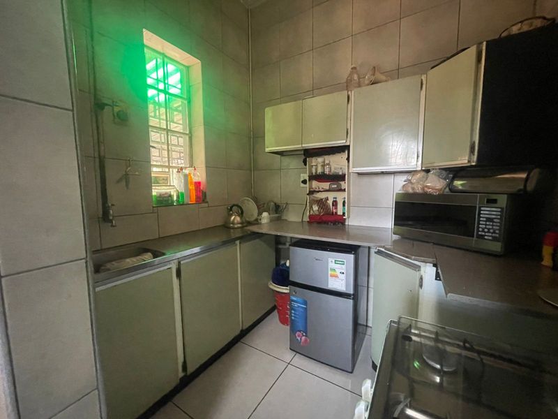 4 Bedroom house for sale - Photo 8