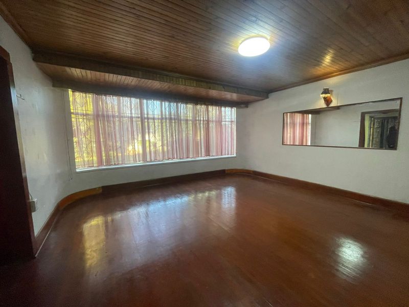 4 Bedroom house for sale - Photo 5