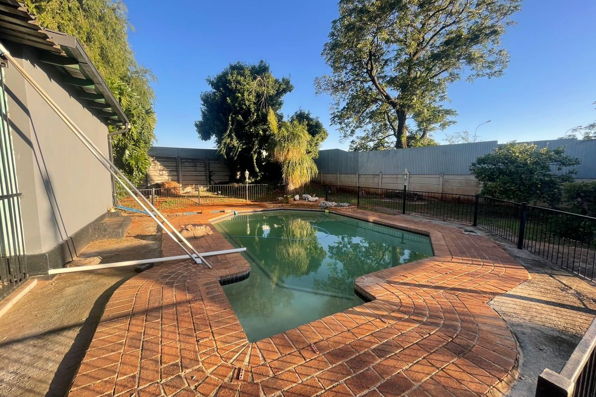 4 Bedroom house for sale - Photo 3