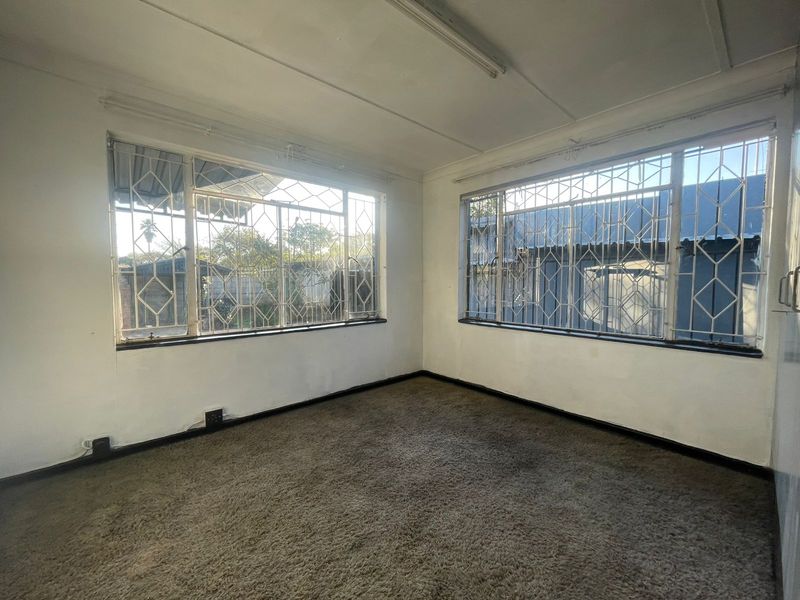 4 Bedroom house for sale - Photo 10