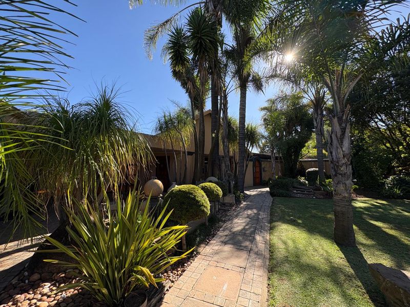 5 bedroom house for sale - Photo 4