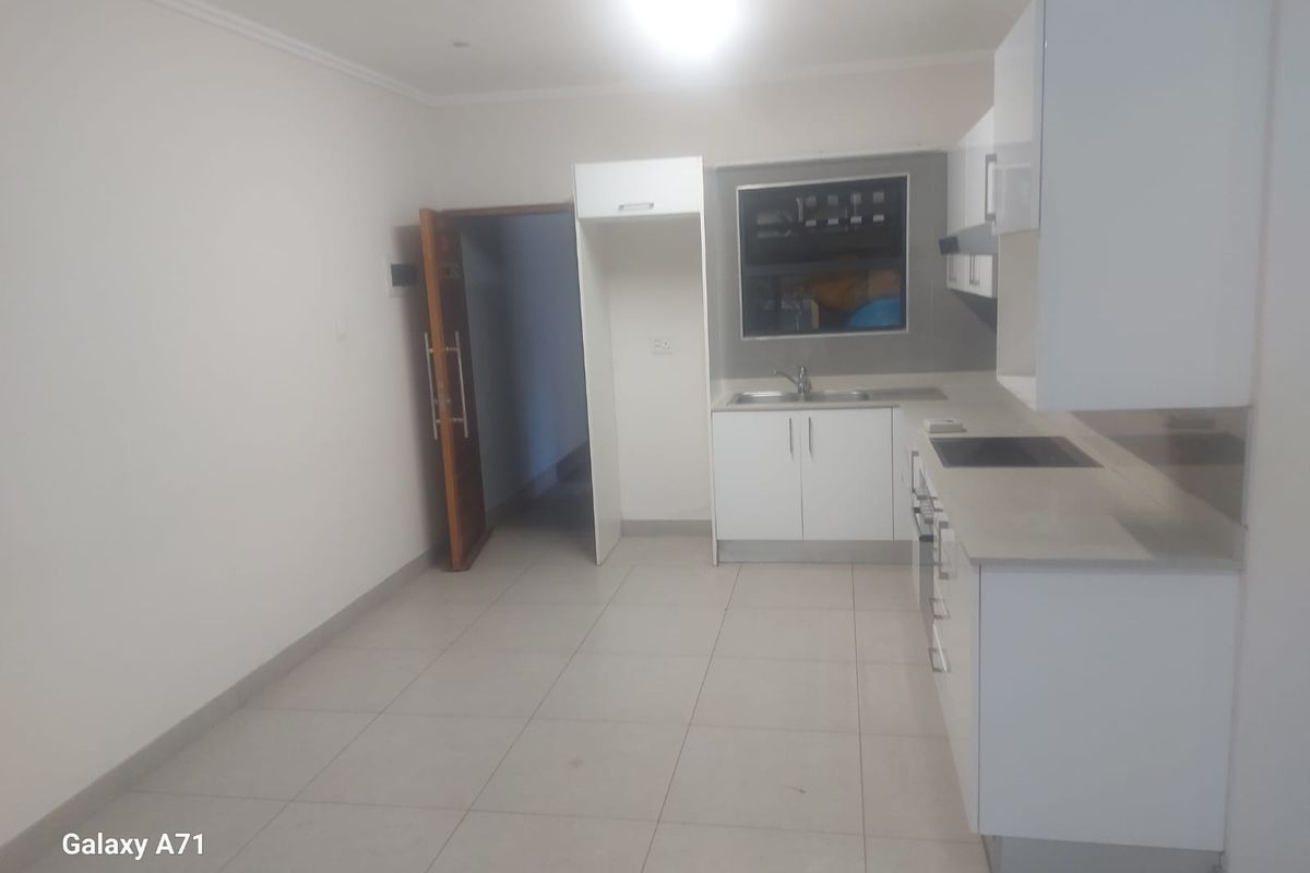 Stylish Two Bedroom Apartment To Let In 41 Degrees - Photo 2
