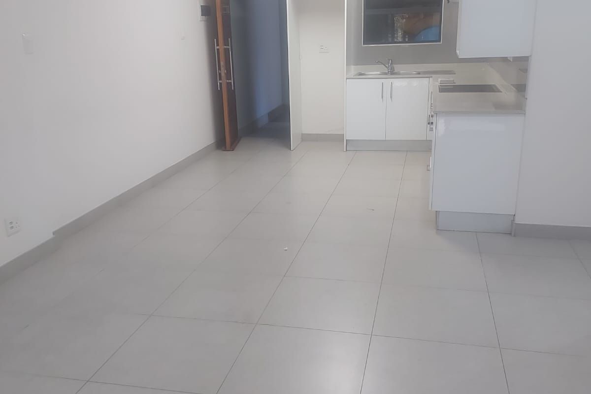 Stylish Two Bedroom Apartment To Let In 41 Degrees - Photo 3
