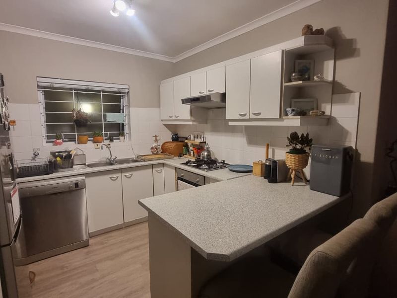 Newly Renovated Spacious 2-Bedroom Ground Floor Apartment with scenic views, Tokai - Photo 4