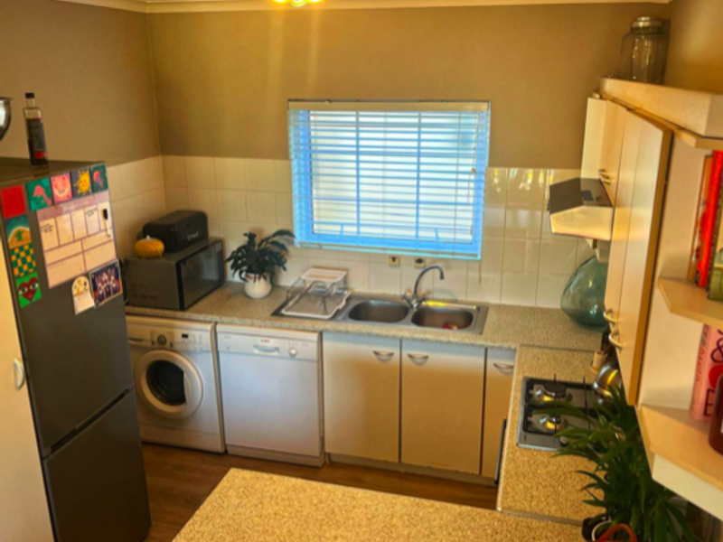 Newly Renovated Spacious 2-Bedroom Ground Floor Apartment with scenic views, Tokai - Photo 7