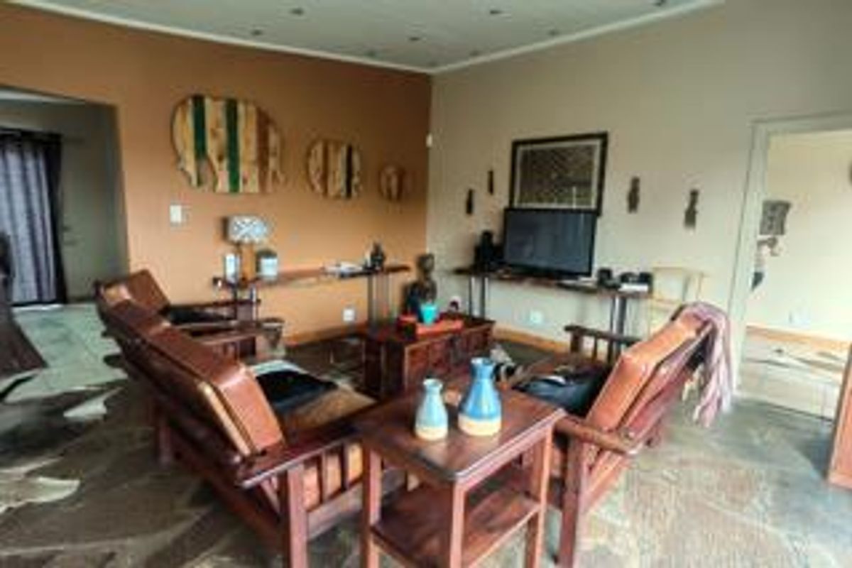 COLCHESTER FURNISHED 4 BED 4.5 BATH + 2 FLATLETS AVAILABLE FOR RENT - Photo 3