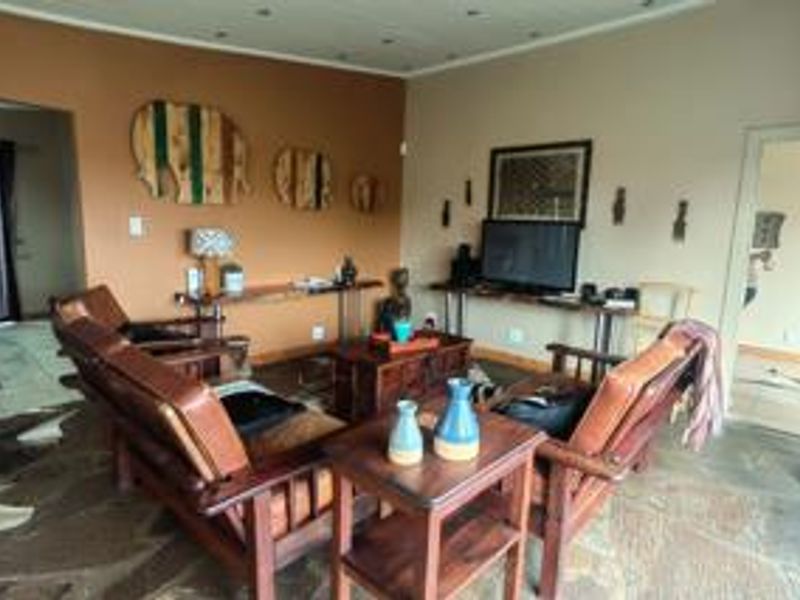 COLCHESTER FURNISHED 4 BED 4.5 BATH + 2 FLATLETS AVAILABLE FOR RENT - Photo 3