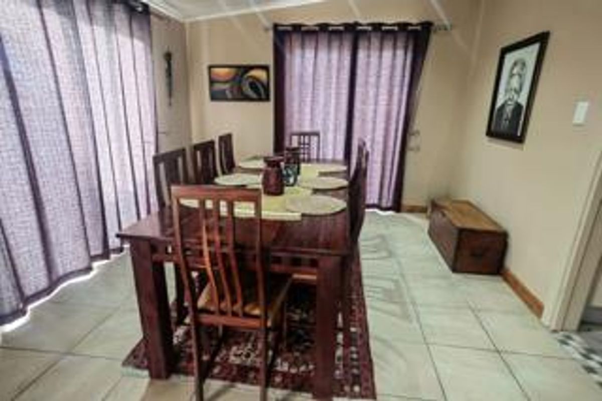 COLCHESTER FURNISHED 4 BED 4.5 BATH + 2 FLATLETS AVAILABLE FOR RENT - Photo 2