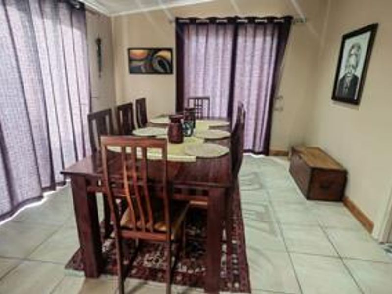 COLCHESTER FURNISHED 4 BED 4.5 BATH + 2 FLATLETS AVAILABLE FOR RENT - Photo 2