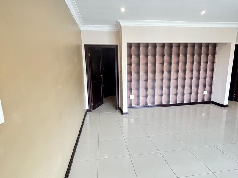Headline: Exclusive Living at 99 Gardens – Spacious 4-Bed, 3.5-Bath Apartment in La Lucia - Photo 10