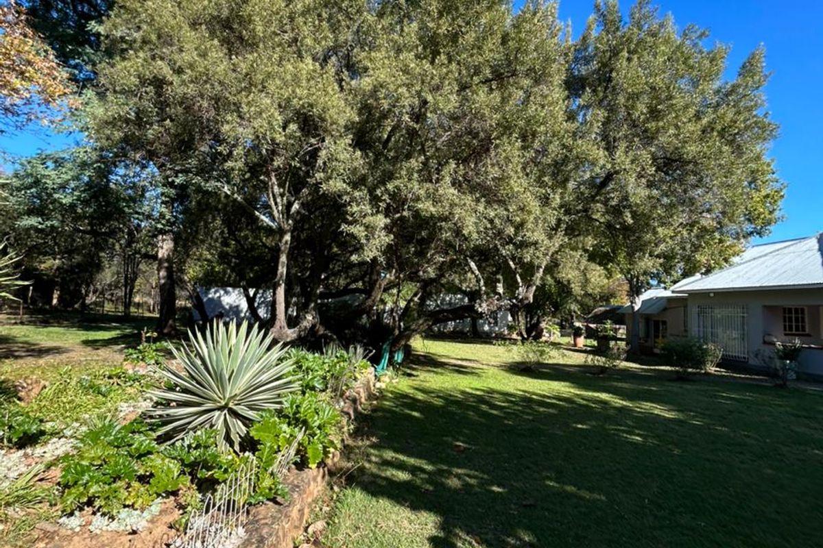 Prime 42 Ha Hartbeespoort Rural Farm with 3 Income-Generating Homes + Extras - Photo 5