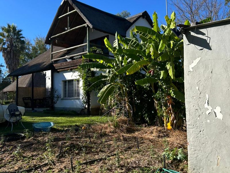 Prime 42 Ha Hartbeespoort Rural Farm with 3 Income-Generating Homes + Extras - Photo 2