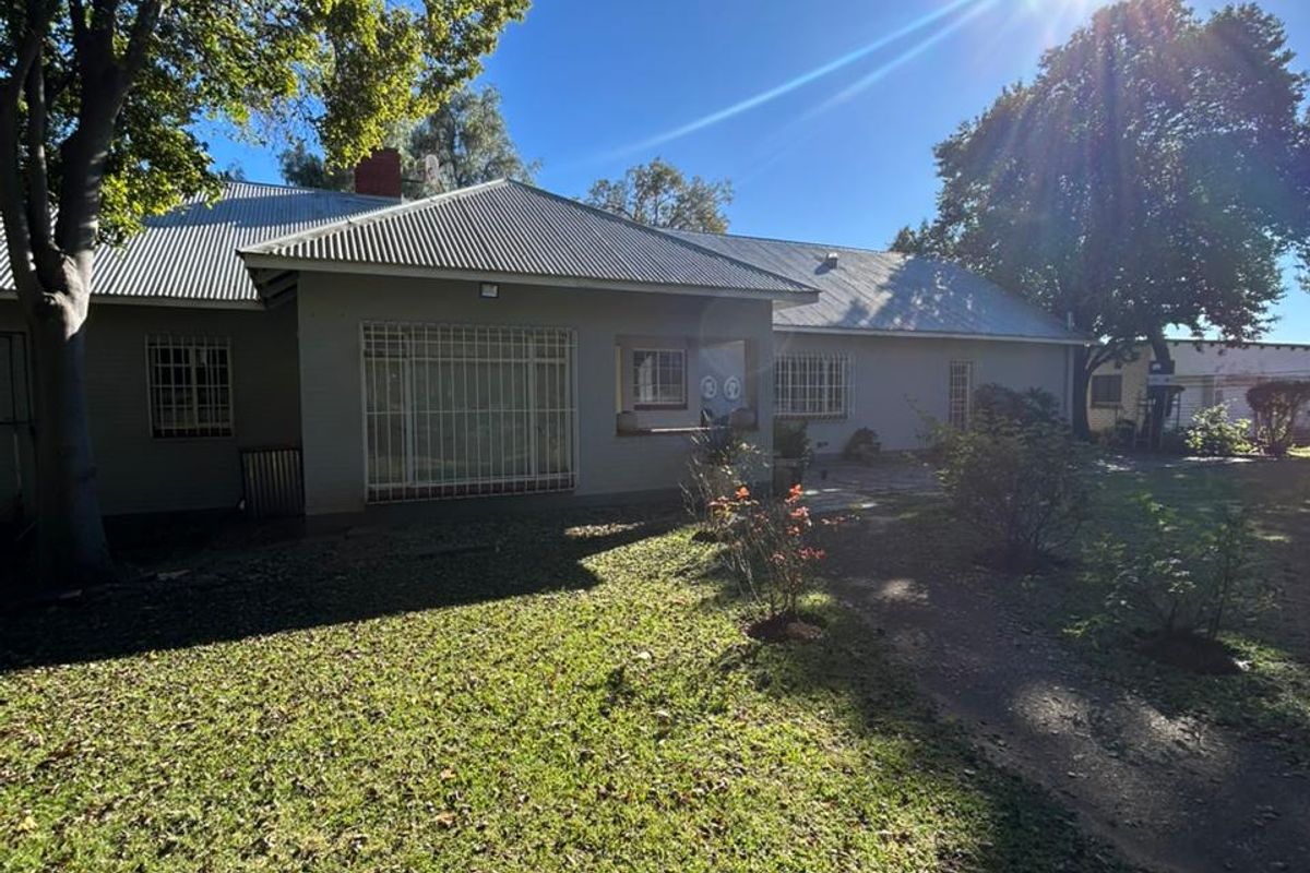Prime 42 Ha Hartbeespoort Rural Farm with 3 Income-Generating Homes + Extras - Photo 4