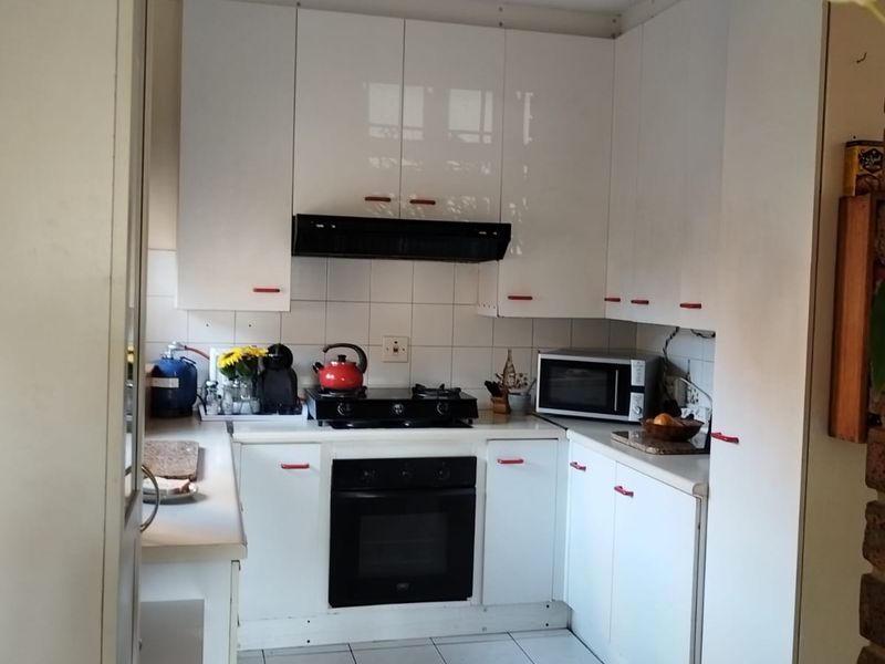 2 Bedroom simplex with Double garage to rent - Photo 10
