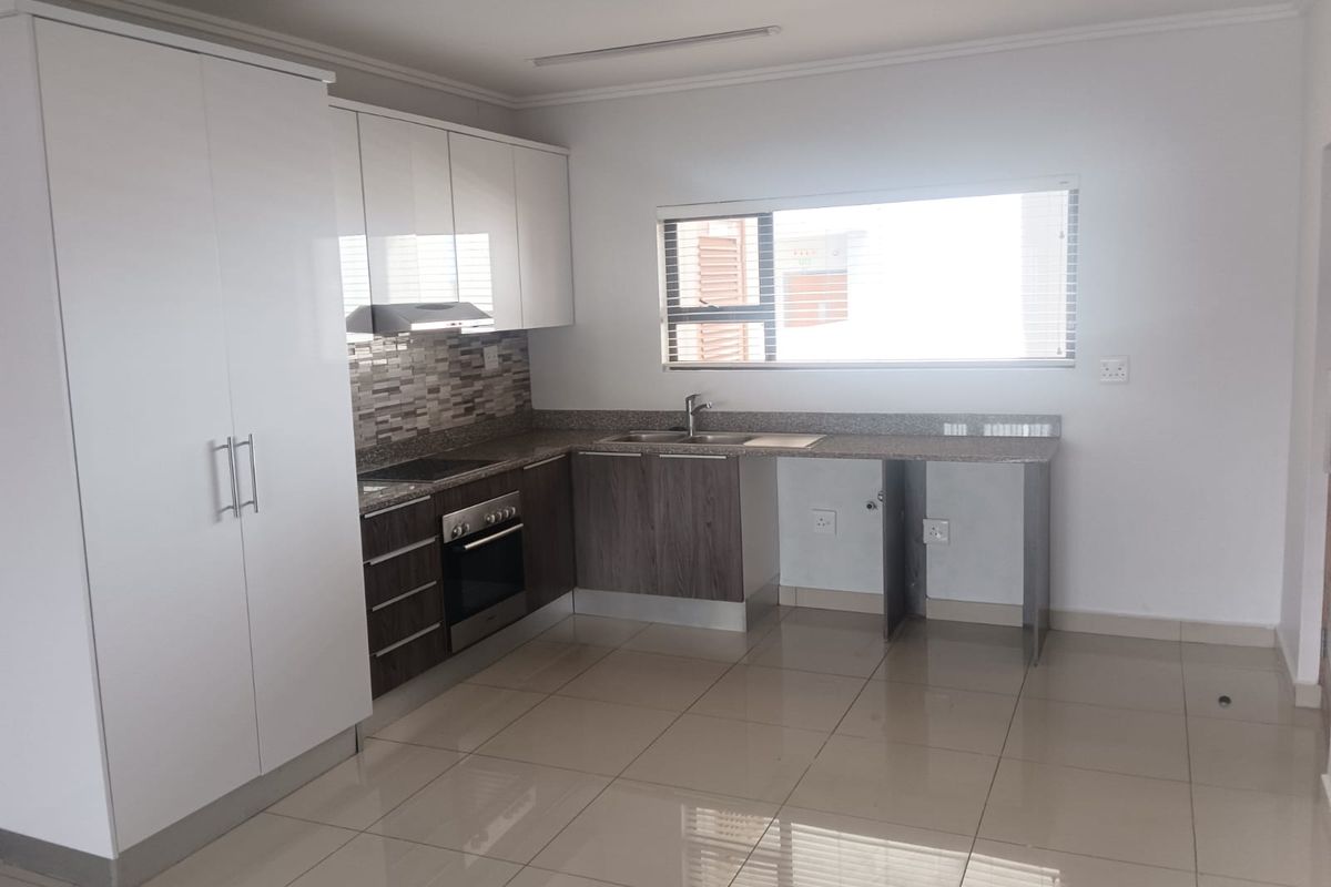 Stylish Fourth Floor Apartment in Umhlanga Ridge - Photo 4