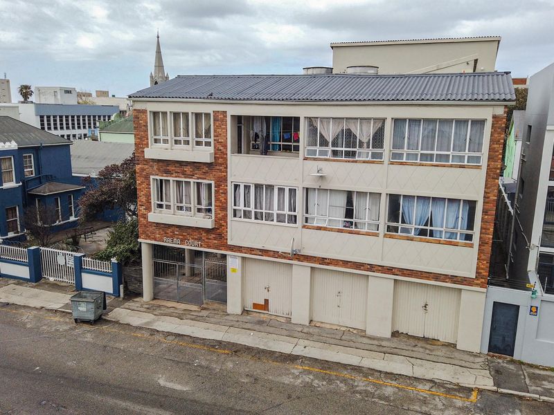 BATCHELOR APARTMENT WITH GARAGE FOR SALE - Photo 2