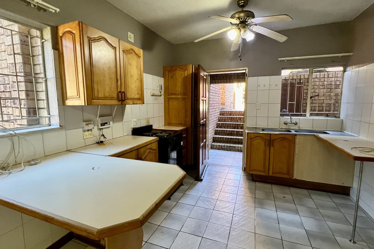 2 BEDROOM APARTMENT TO LET - Photo 3
