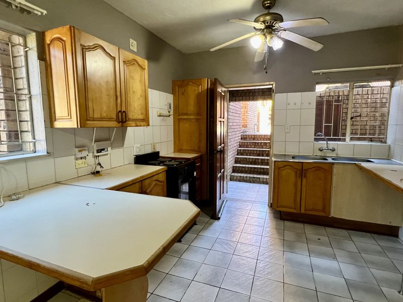 2 BEDROOM APARTMENT TO LET - Photo 3