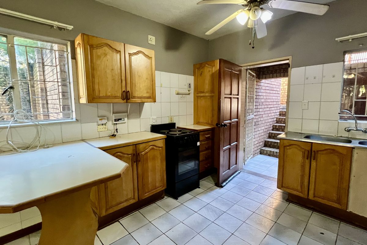 2 BEDROOM APARTMENT TO LET - Photo 2