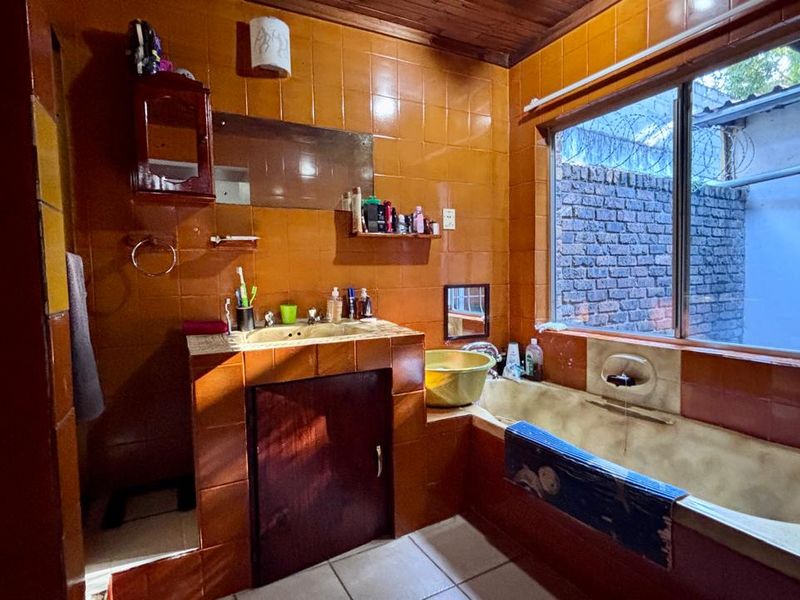 4 BEDROOM HOUSE TO LET - Photo 10