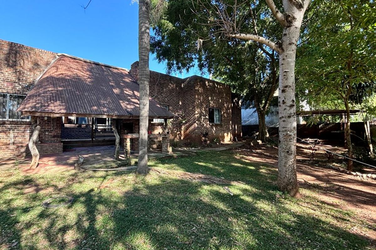 4 BEDROOM HOUSE TO LET - Photo 2