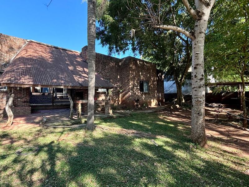 4 BEDROOM HOUSE TO LET - Photo 2