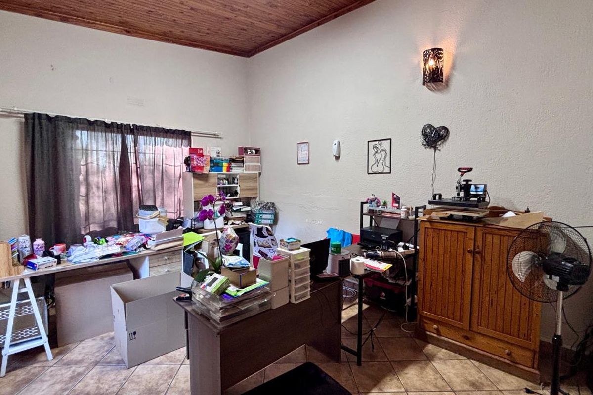 4 BEDROOM HOUSE TO LET - Photo 3