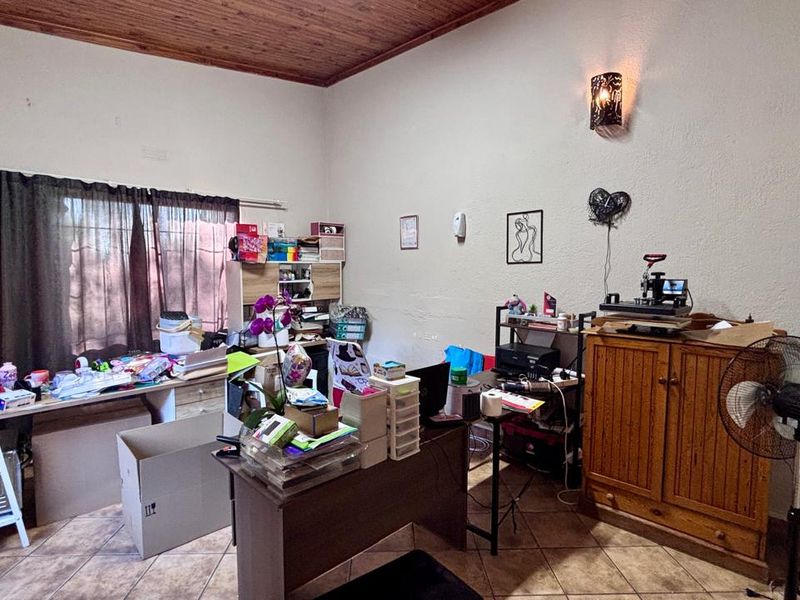 4 BEDROOM HOUSE TO LET - Photo 3
