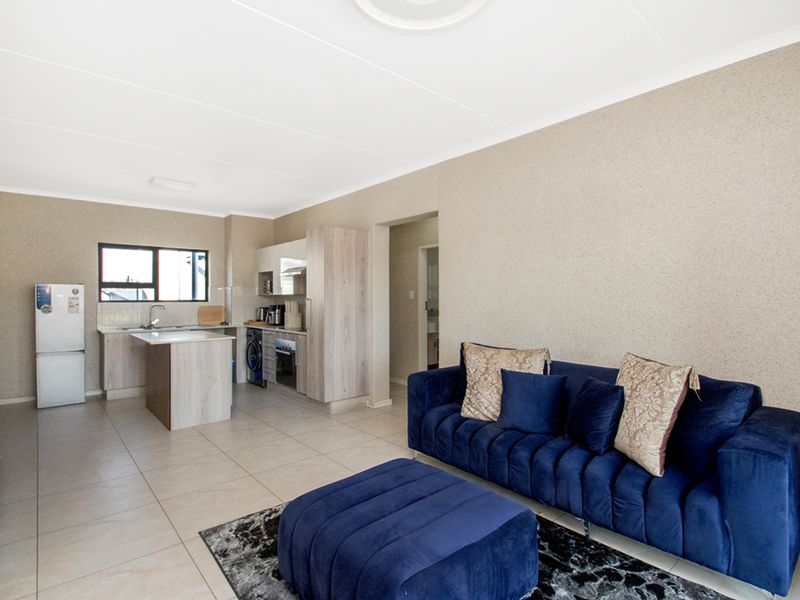 Affordable Luxury in a Prime Setting - Photo 2