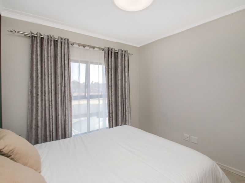 Affordable Luxury in a Prime Setting - Photo 10