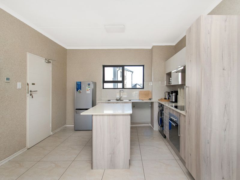 Affordable Luxury in a Prime Setting - Photo 7
