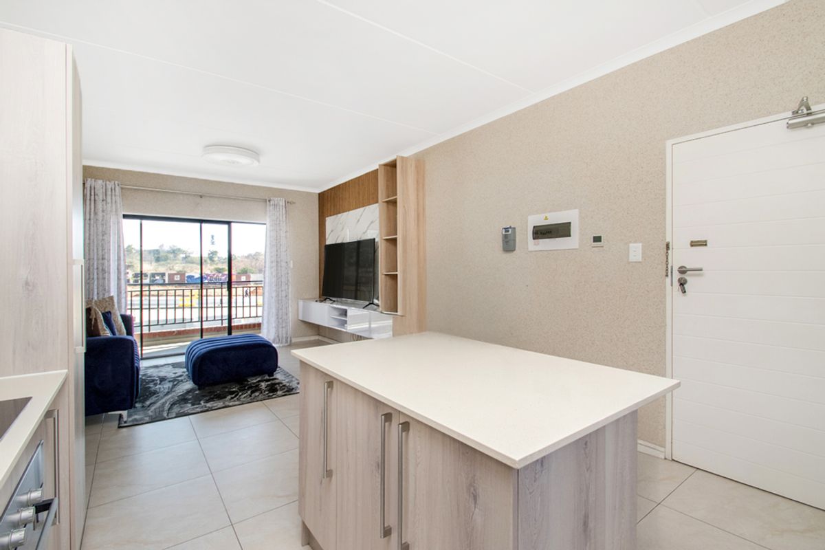 Affordable Luxury in a Prime Setting - Photo 5