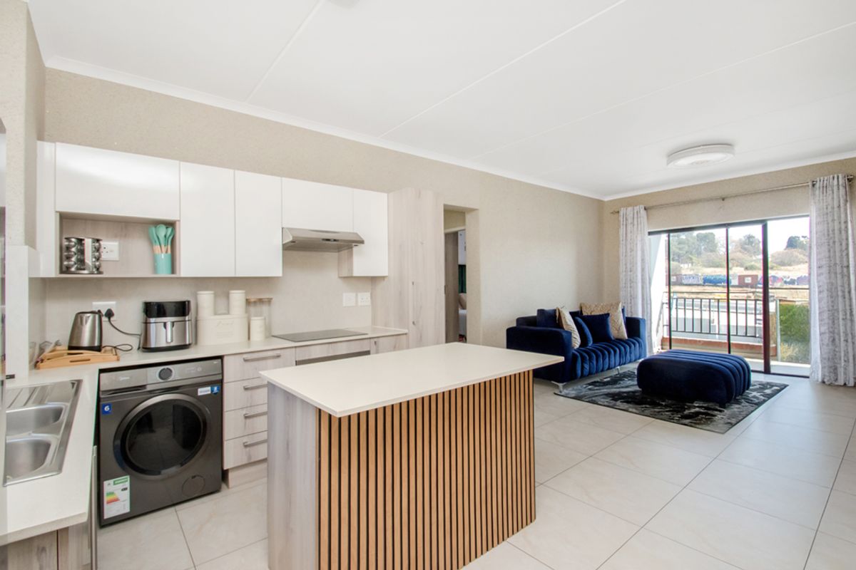 Affordable Luxury in a Prime Setting - Photo 4