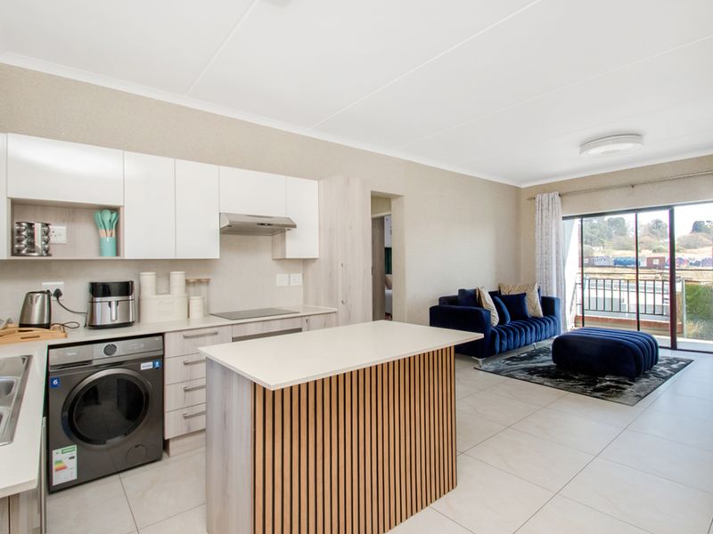 Affordable Luxury in a Prime Setting - Photo 4