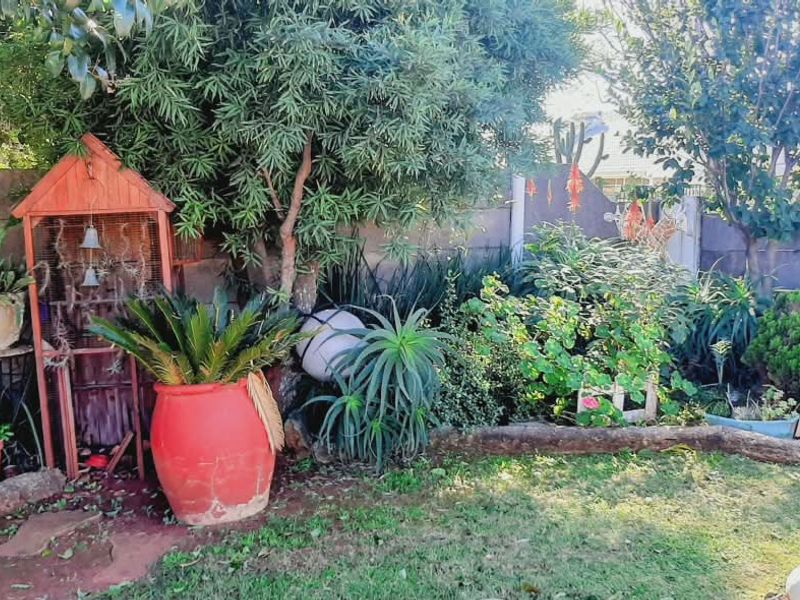 Investor's Goldmine in Rhodesfield !!! - Photo 9