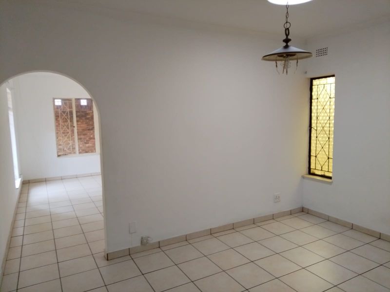 Stunning 3-Bedroom, 2-Bathroom Townhouse in Birchleigh North! - Photo 7
