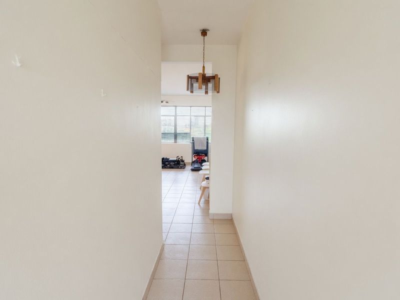 Stylish 2 Bedroom, 1.5 Bathroom Apartment – Morningside, Durban - Photo 9