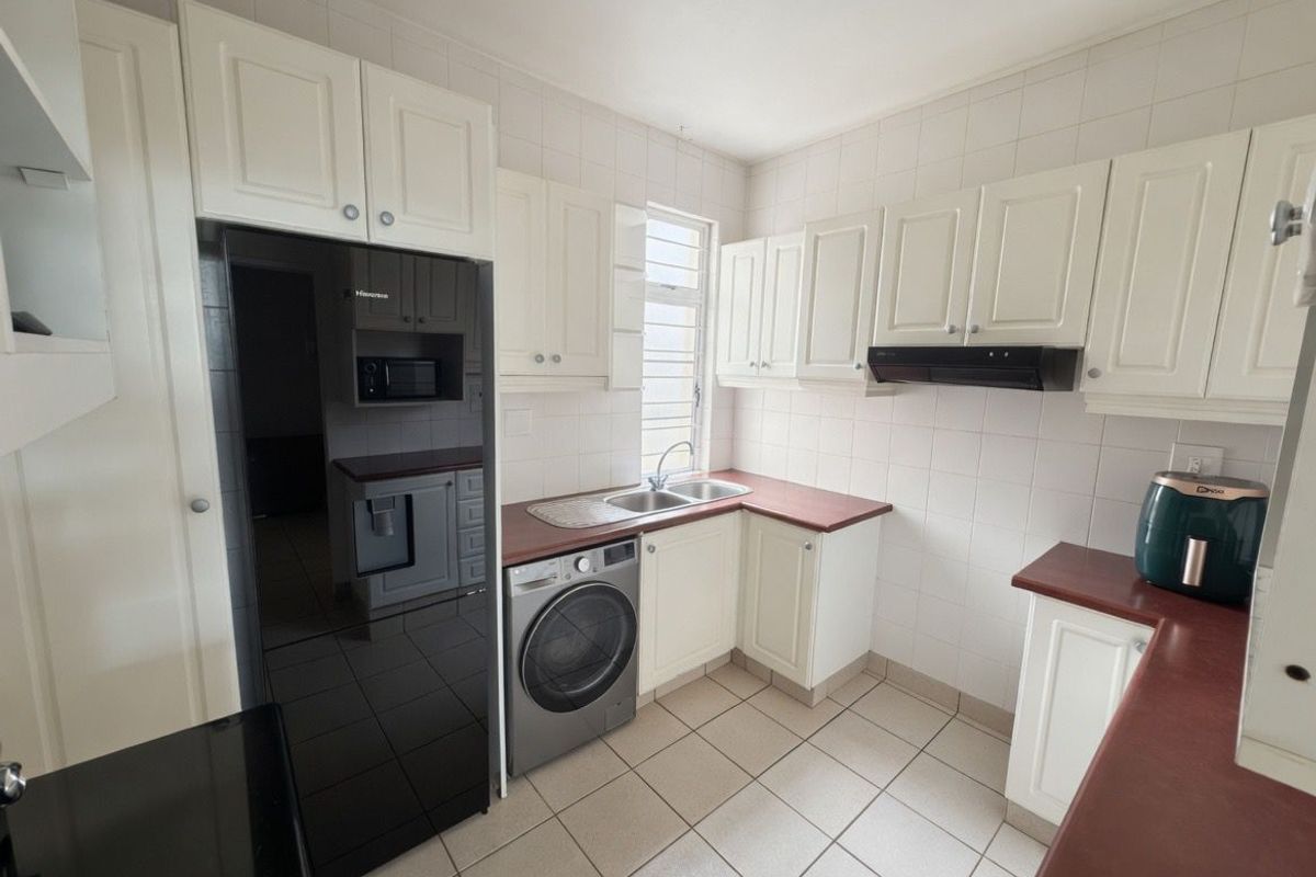 Stylish 2 Bedroom, 1.5 Bathroom Apartment – Morningside, Durban - Photo 3