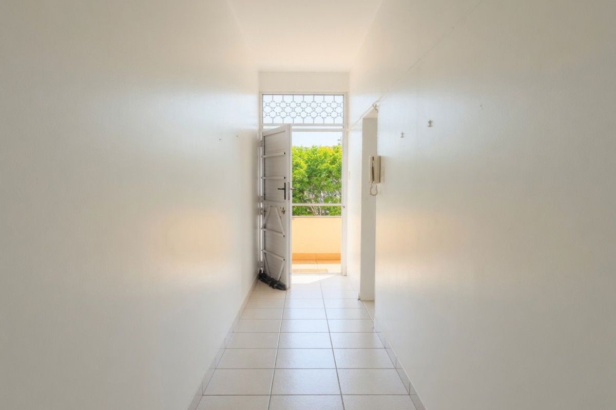 Stylish 2 Bedroom, 1.5 Bathroom Apartment – Morningside, Durban - Photo 2