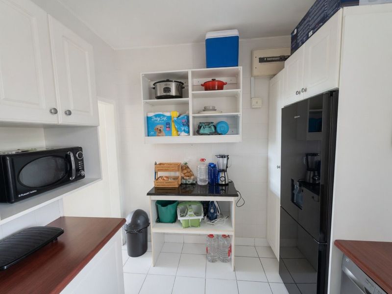 Stylish 2 Bedroom, 1.5 Bathroom Apartment – Morningside, Durban - Photo 5