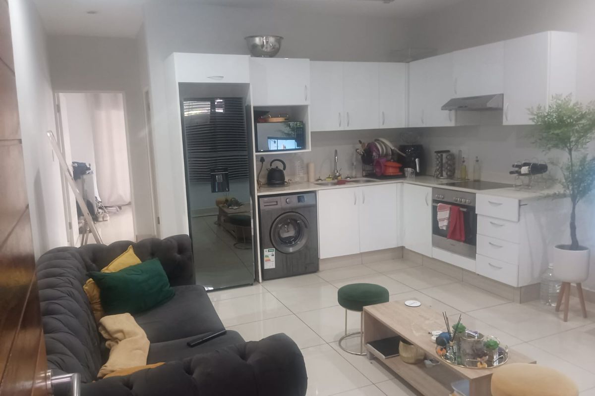 1 Bedroom in Umhlanga Ridge - Photo 2